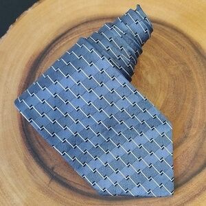 Roundtree & Yorke 100% Silk Handmade Blue Zigzag Men's 58" Tie